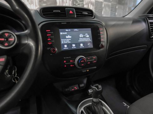 Used 2019 Kia Soul + FWD image 23