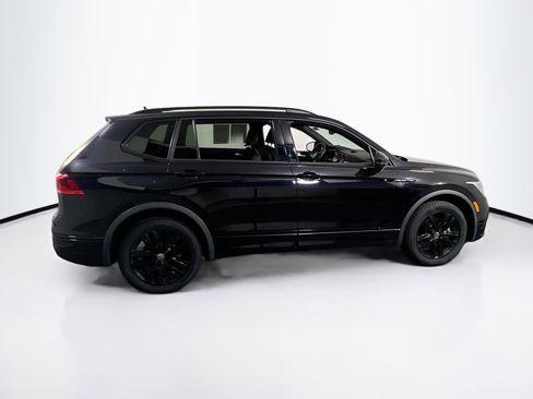 Used 2022 Volkswagen Tiguan SE R-Line image 4