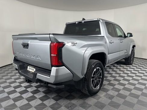 Used 2024 Toyota Tacoma TRD Sport image 3