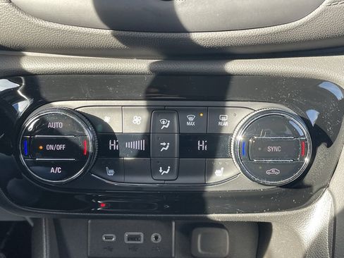 Used 2022 Buick Encore GX Select image 33