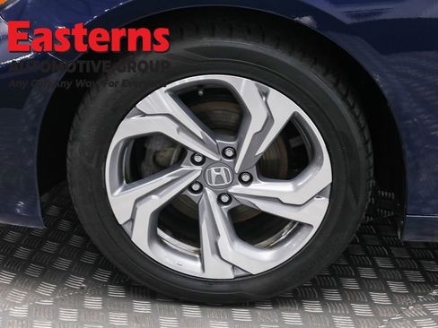 Used 2019 Honda Accord EX image 32