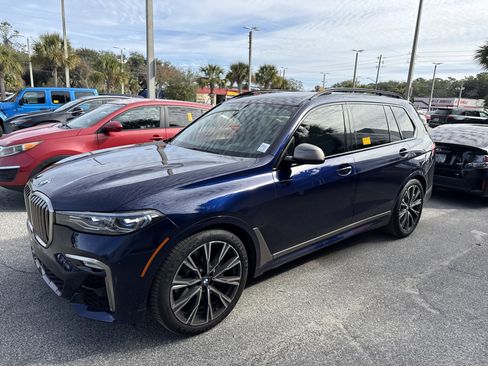 Used 2020 BMW X7 M50i image 4