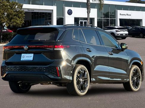 New 2026 Volkswagen Tiguan SE R-Line FWD image 4