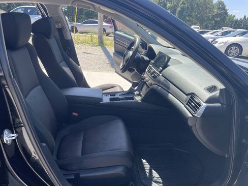 Used 2018 Honda Accord LX image 14