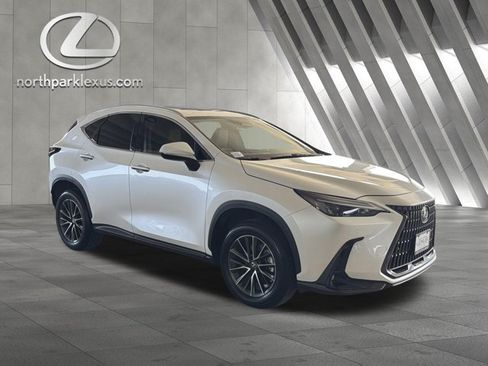 Certified 2025 Lexus NX 250 FWD w/ Towing Package (2000 Lbs) image 5