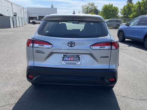 Used 2024 Toyota Corolla Cross AWD Hybrid image 4