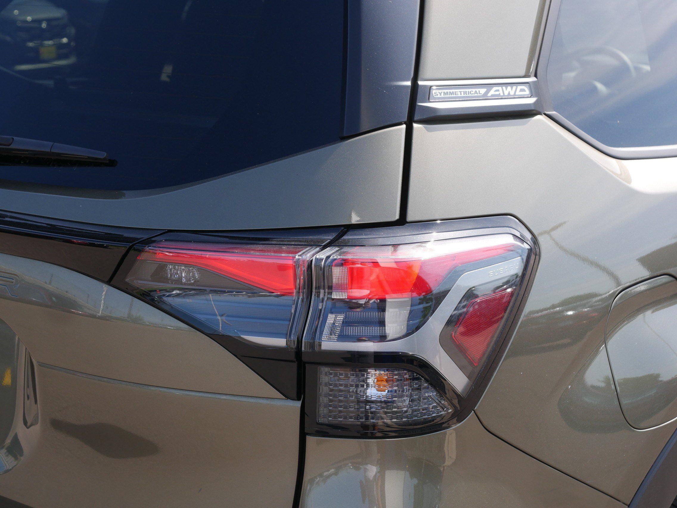 Used 2025 Subaru Forester Premium AWD/4WD image 17