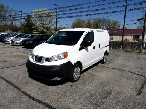 Used 2014 Nissan NV200 SV w/ Back Door Glass Package image 3