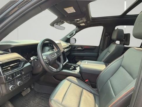Used 2025 GMC Yukon AT4 w/ AT4 Premium Plus Package AWD/4WD image 12