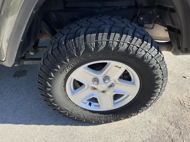 Used 2020 Jeep Gladiator Sport w/ Quick Order Package 23S AWD/4WD image 13