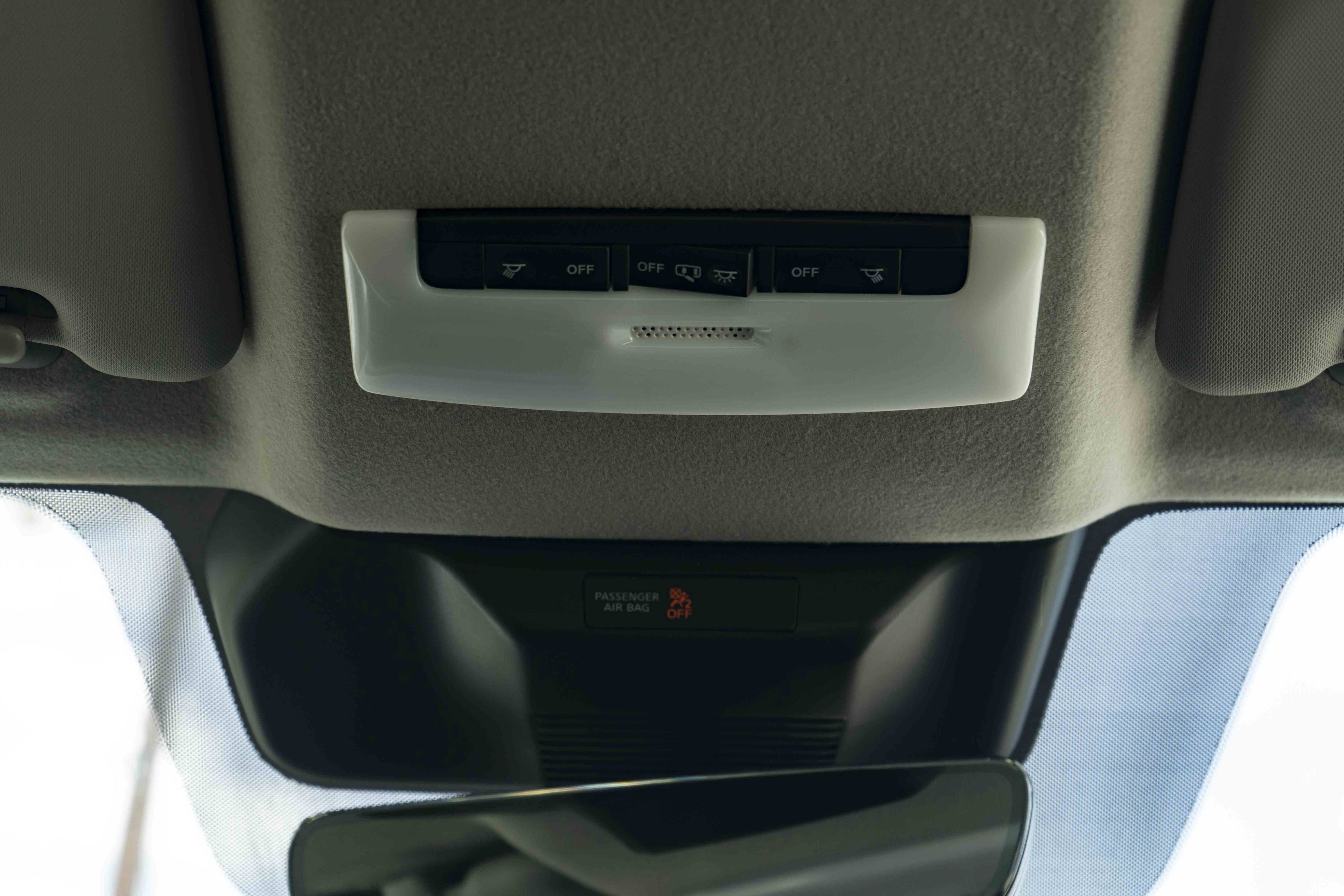 Used 2025 Nissan Kicks S w/ Interior Electronics Package AWD/4WD image 33