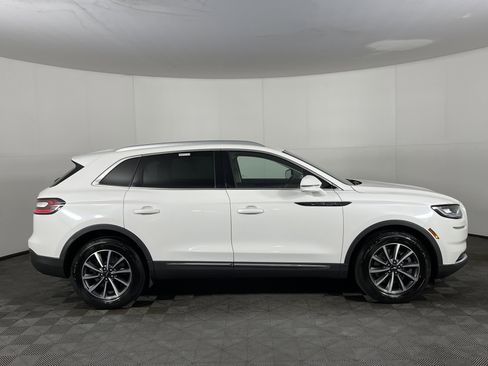 Used 2021 Lincoln Nautilus Standard image 5