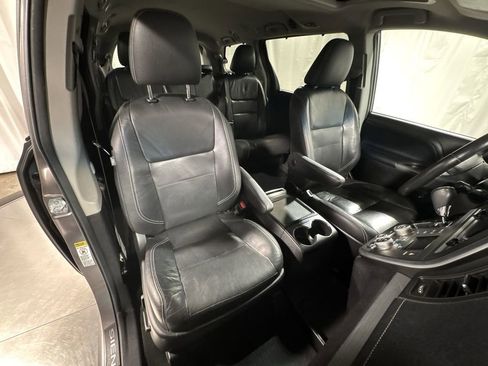 Used 2016 Toyota Sienna SE Premium image 34