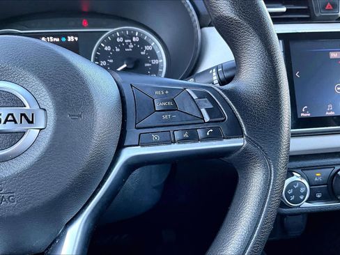 Used 2022 Nissan Versa SV w/ Electronics Package image 25