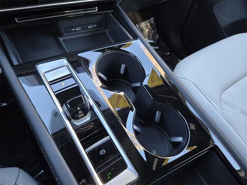 Used 2024 Volkswagen Atlas Cross Sport SEL Premium R-Line image 20