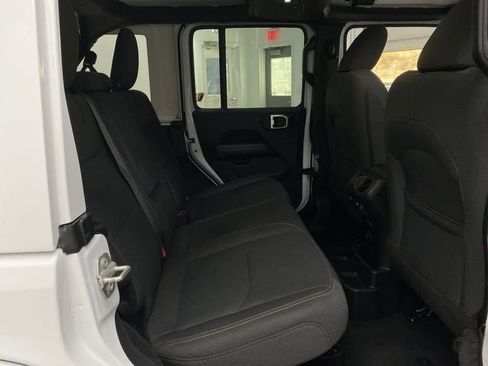 Used 2024 Jeep Wrangler Sahara image 17