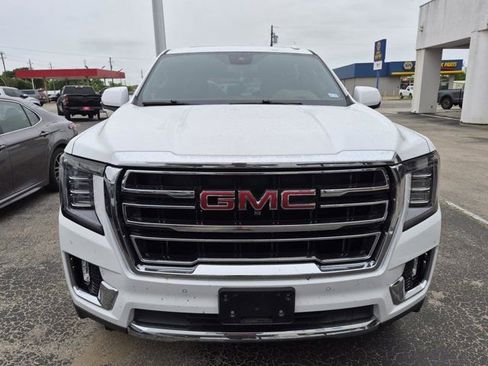 Used 2024 GMC Yukon SLT w/ SLT Premium Package RWD image 2