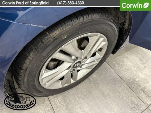 Used 2020 Hyundai Elantra SEL FWD image 34