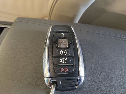 Used 2017 Lincoln MKZ Select w/ Select Plus Package image 32