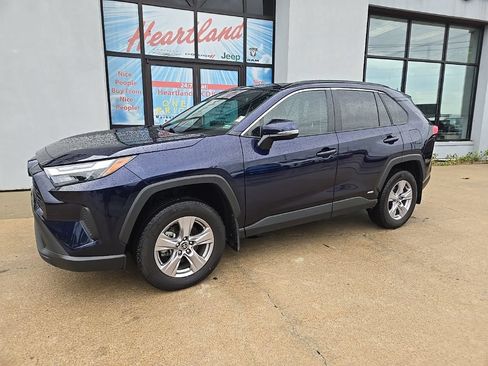 Used 2025 Toyota RAV4 XLE w/ Convenience Package AWD/4WD image 3