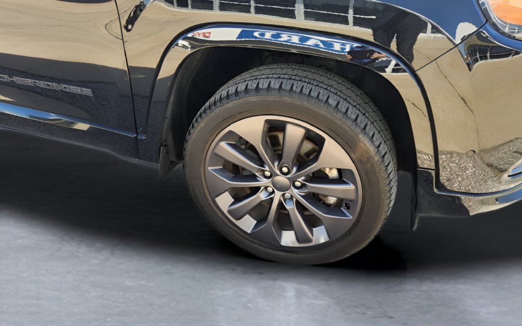 Used 2021 Jeep Cherokee High Altitude AWD/4WD image 46