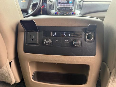 Used 2015 Chevrolet Suburban LT image 35