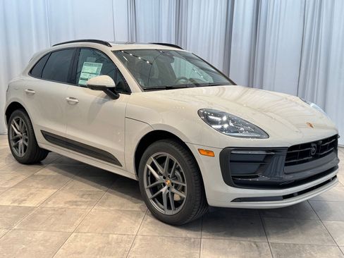 Certified 2025 Porsche Macan Turbo image 7