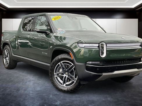 Used 2025 Rivian R1T Adventure image 11