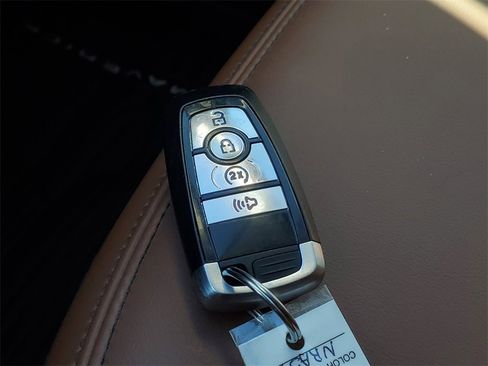 Used 2022 Ford Maverick Lariat w/ Lariat Luxury Package image 28