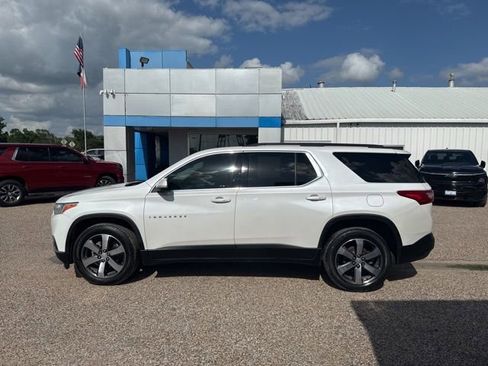 Used 2021 Chevrolet Traverse LT w/ LT Premium Package FWD image 9
