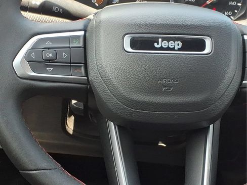 Used 2025 Jeep Compass Trailhawk AWD/4WD image 10