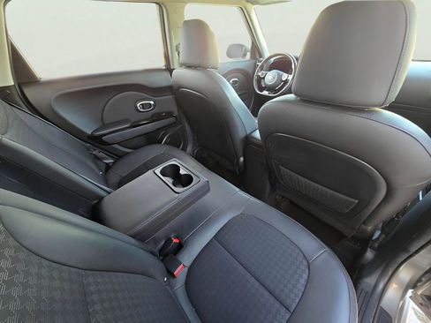 Used 2018 Kia Soul ! image 42