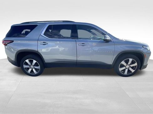 Used 2023 Chevrolet Traverse LT w/ LT Premium Package image 2