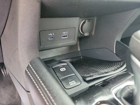 Used 2024 Nissan Kicks SV FWD image 12