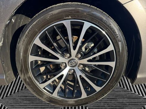 Used 2020 Toyota Camry SE image 9