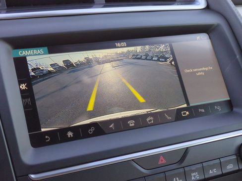 Used 2020 Jaguar E-PACE SE image 25