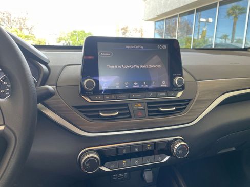 Used 2025 Nissan Altima 2.5 SV image 20