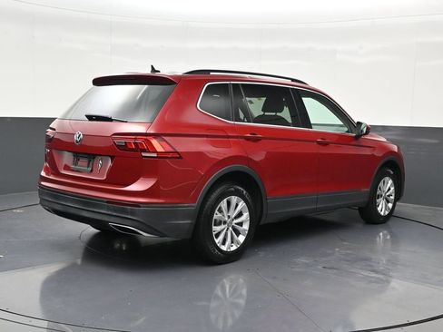 Used 2019 Volkswagen Tiguan SE w/ Panoramic Sunroof Package image 5