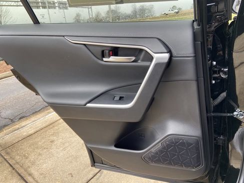 Used 2023 Toyota RAV4 Limited image 50