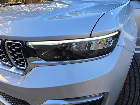 New 2025 Jeep Grand Cherokee Summit image 33