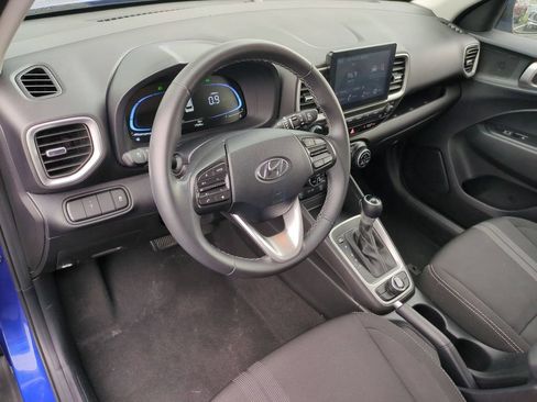 Used 2025 Hyundai Venue SEL FWD image 13