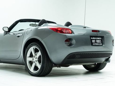 Used 2007 Pontiac Solstice Roadster w/ Premium Package image 19