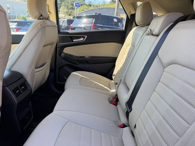 Used 2015 Ford Edge SEL AWD/4WD image 12
