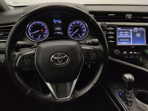 Used 2020 Toyota Camry SE FWD image 22
