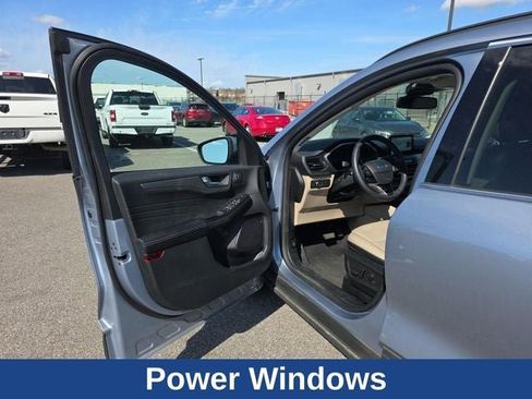 Used 2022 Ford Escape Titanium w/ Class II Trailer Tow Package image 21