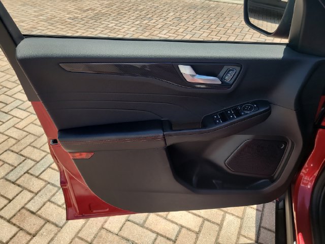 Used 2023 Ford Escape ST-Line w/ Tech Pack #1 FWD image 17