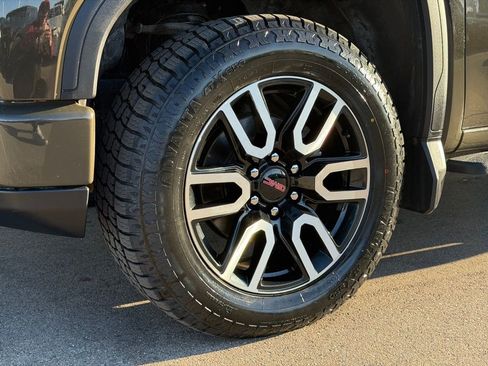 Used 2024 GMC Sierra 1500 AT4 w/ Technology Package AWD/4WD image 24