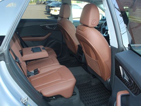 Used 2022 Audi Q8 Premium Plus image 15