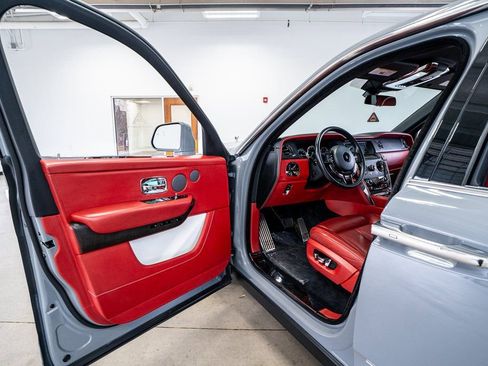 Used 2022 Rolls-Royce Cullinan image 29