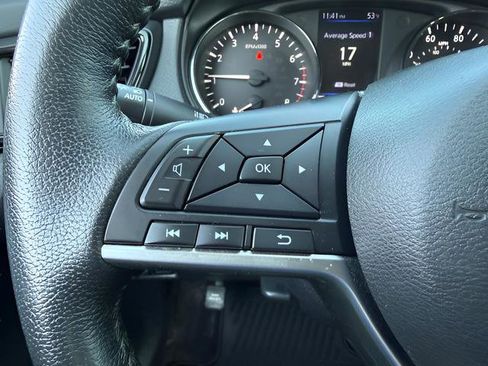 Used 2020 Nissan Rogue SV AWD/4WD image 18